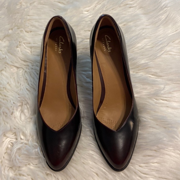 Clarks Shoes - CLARKS LEATHER Artisan Heels size 10 excellent condition never been worn